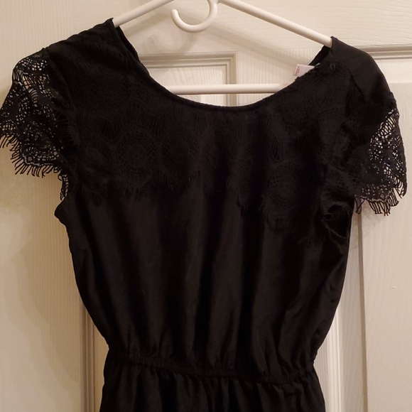 Black short sleeve lace detail jumpsuit - Picture 2 of 5